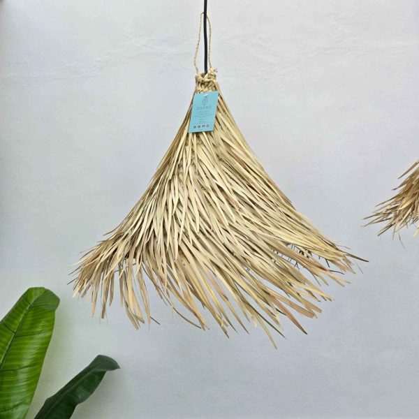 Lámpara de hoja de palma con flecos espantapájaros