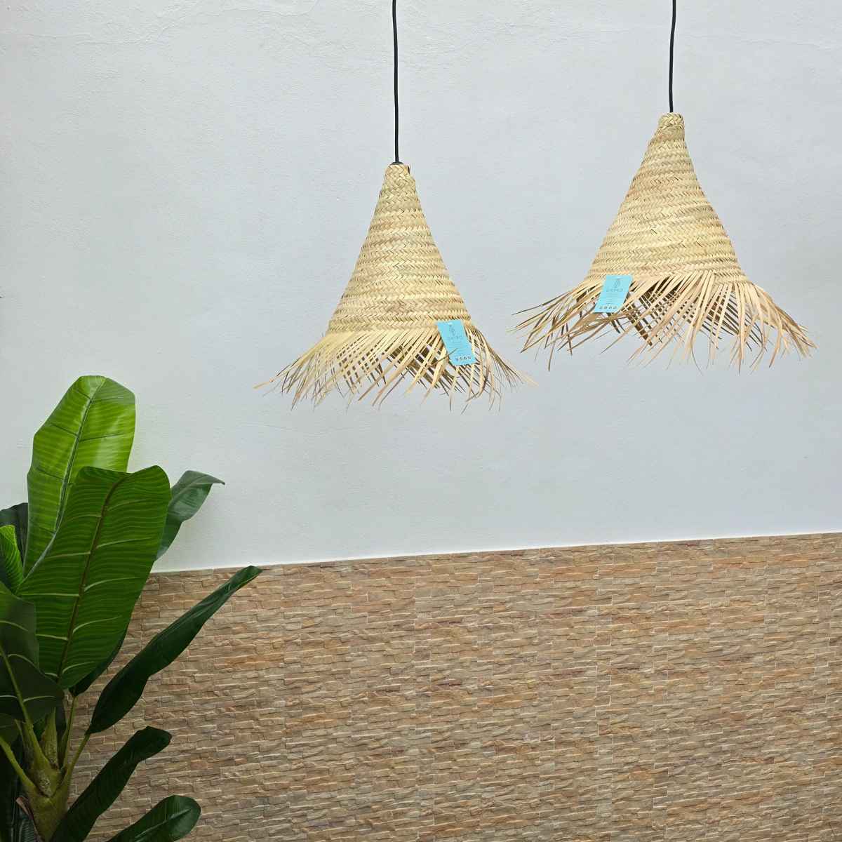 LÁMPARA HOJA DE PALMA CONO CON FLECOS 5
